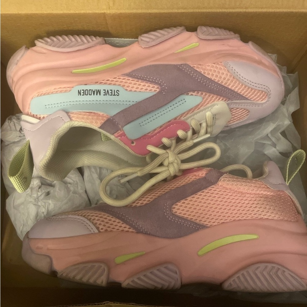 Steve Madden sneakers